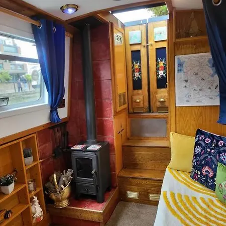 Cosy Canal Boat In Little Venice For Family & Friends London Exterior photo