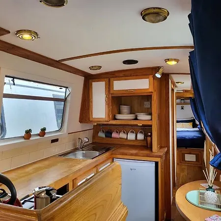 Cosy Canal Boat In Little Venice For Family & Friends London Exterior photo